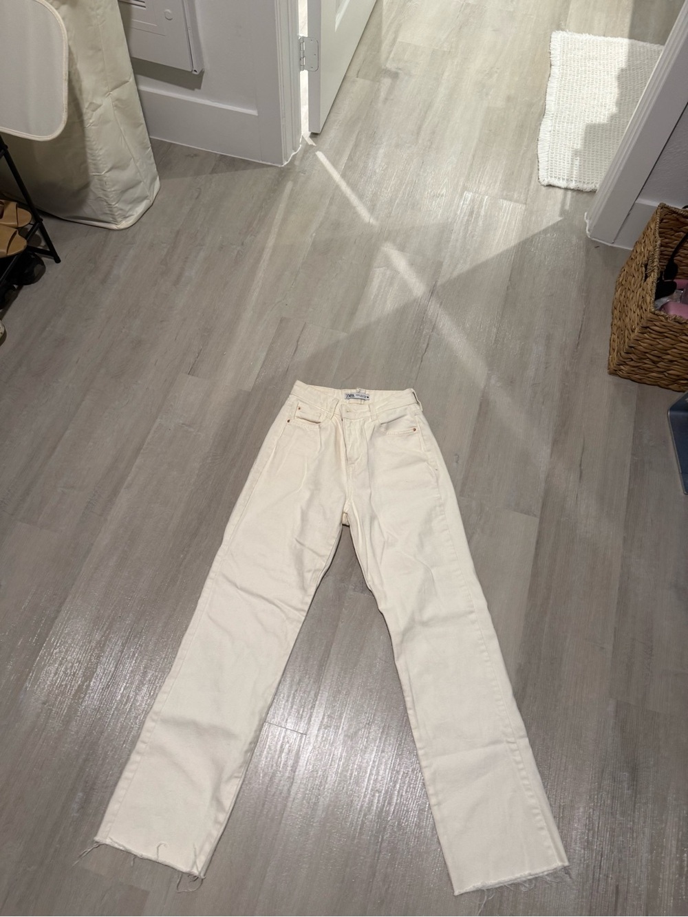 Zara Cream High Rise Straight-Leg Jeans